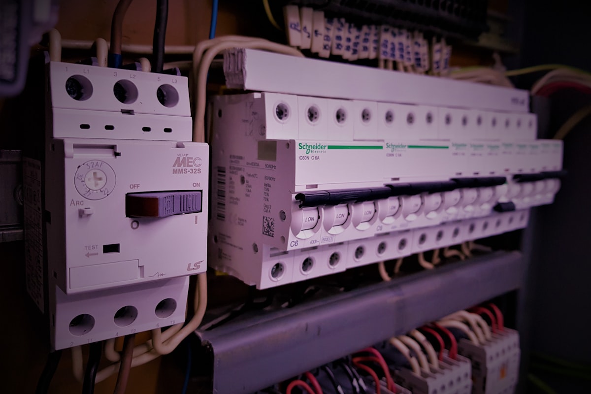Elektrik Panosunda Hangi Koruma Cihazları Bulunmalıdır?